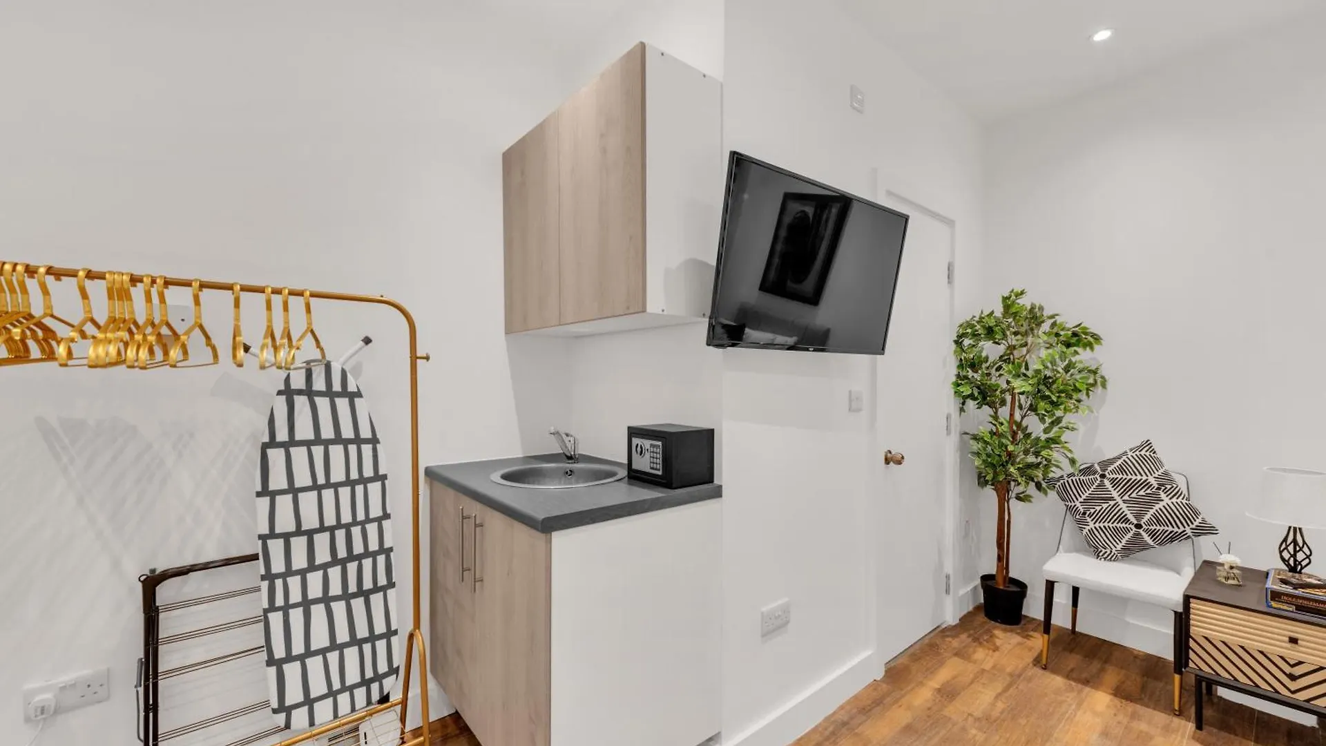 Apartment Bijou Living, Tiny Studio Bliss Hanwell