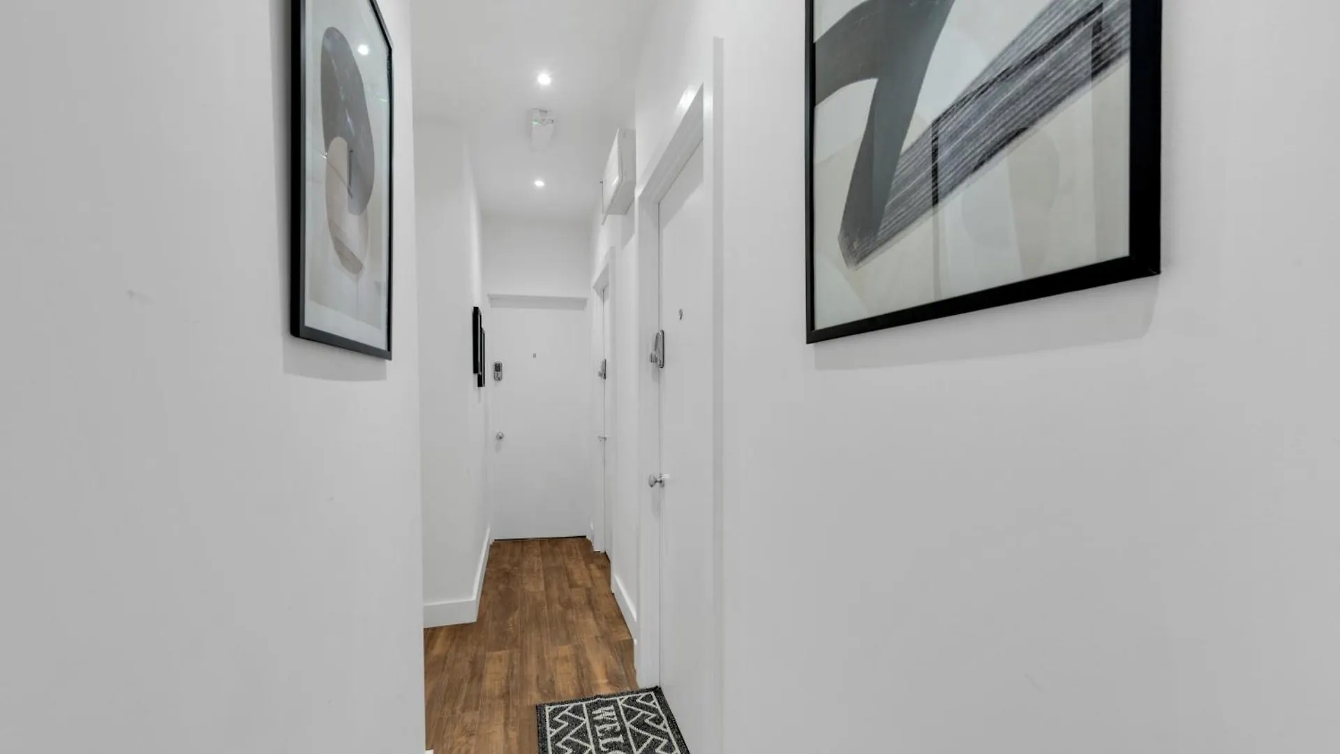 Bijou Living, Tiny Studio Bliss Hanwell